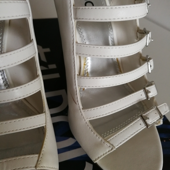 ❤️[3/$35] Tildon Janessa Strappy White Heels - Picture 11 of 12